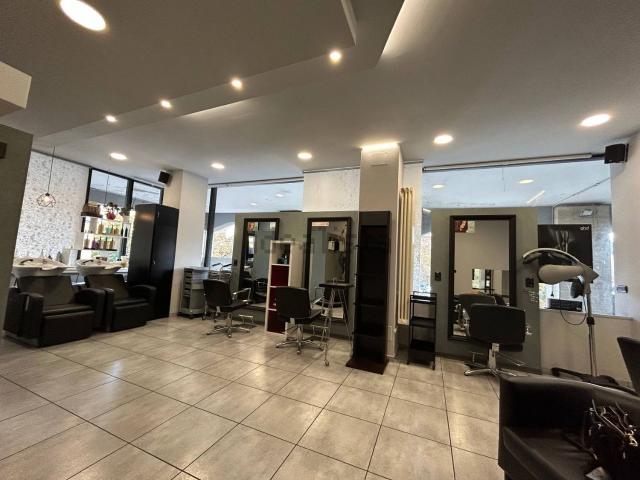 Locale Commerciale in affitto a Piemonte, Cuneo