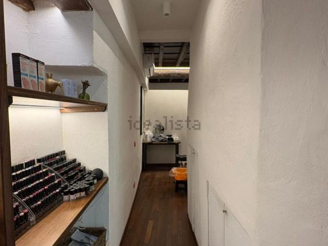 Locale Commerciale in affitto a Quartiere 1, Firenze
