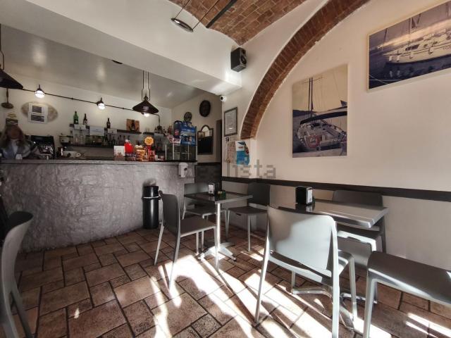 Locale Commerciale in affitto a Bastia, Albenga