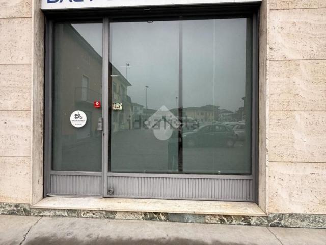 Locale Commerciale in affitto a Piemonte, Cuneo