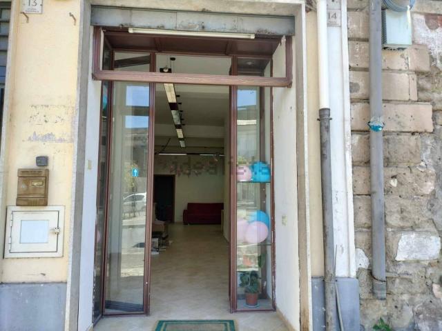 Locale Commerciale in affitto a Lentini, Sicilia