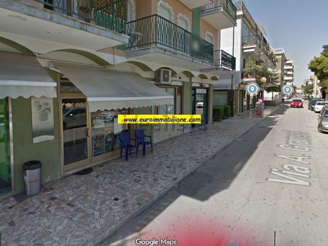 Locale Commerciale in affitto a Pineto, Abruzzo