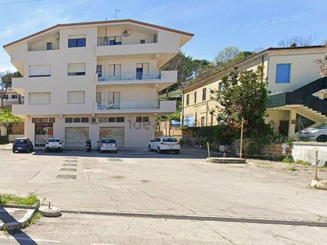 Locale Commerciale in affitto a Vallone, Francavilla Al Mare