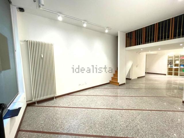 Locale Commerciale in affitto a San Zeno, Treviso