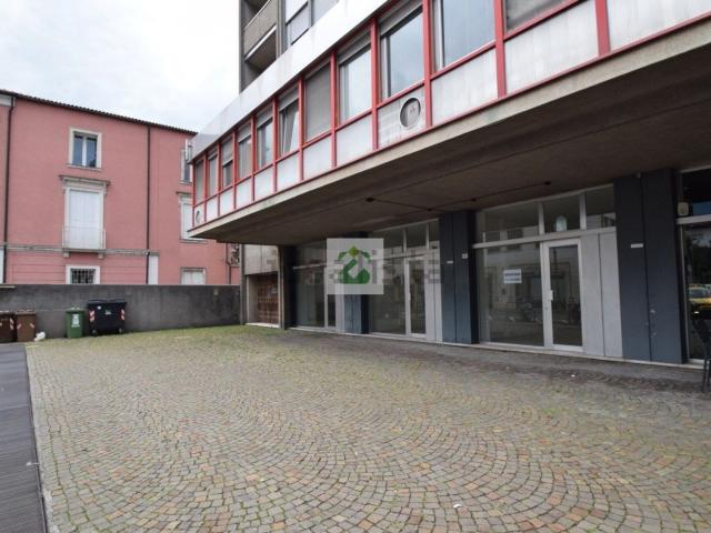 Locale Commerciale in affitto a Schio, Veneto