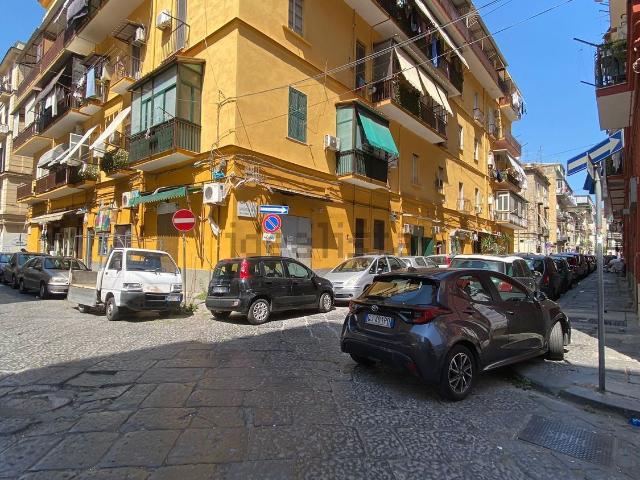Locale Commerciale in affitto a Municipalità 4, Arenaccia