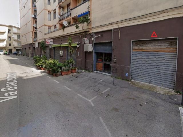 Locale Commerciale in affitto a Scafati, Campania