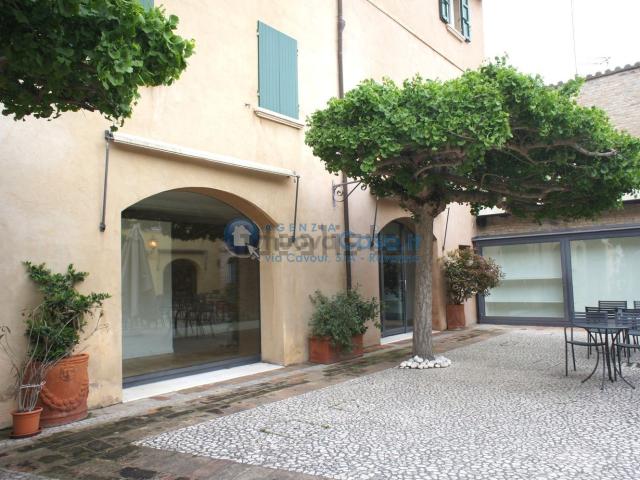 Locale Commerciale in affitto a Corso Nord, Ravenna
