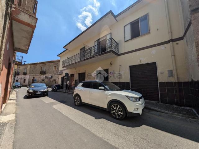 Locale Commerciale in affitto a San Marco Evangelista, Campania