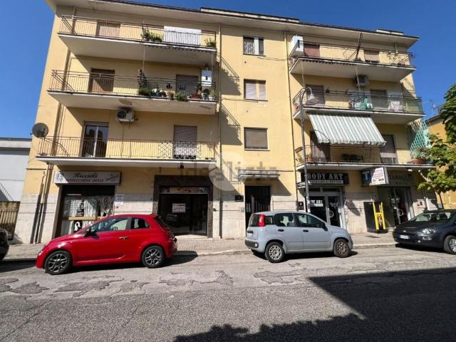 Locale Commerciale in affitto a San Silvestro, Cassino