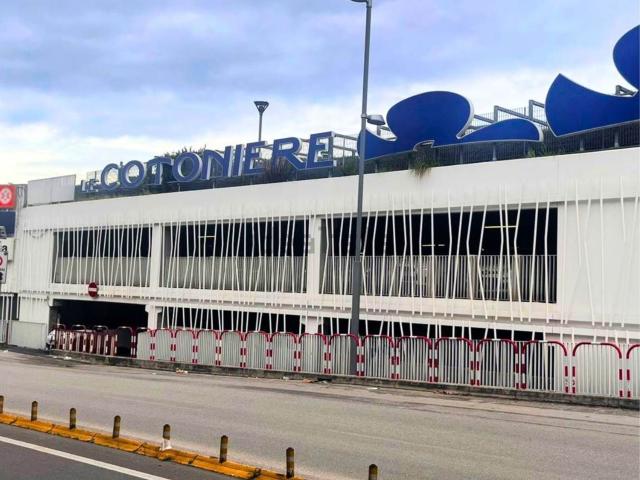 Locale Commerciale in affitto a Casa Roma, Salerno