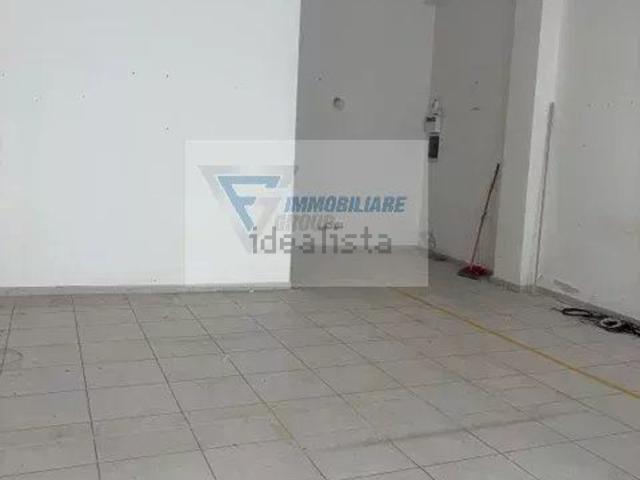 Locale Commerciale in affitto a Belvedere, Siracusa