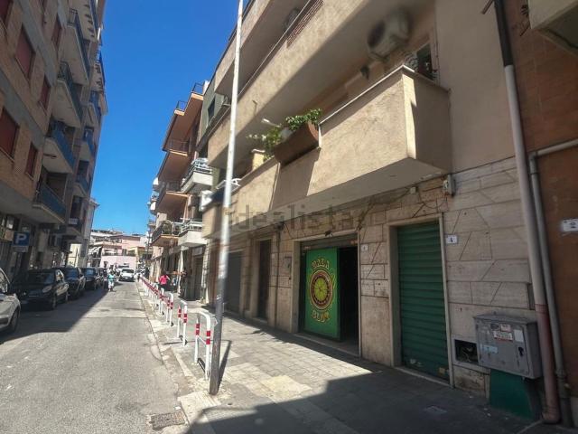 Locale Commerciale in affitto a Borgo Medievale, Roma Capitale