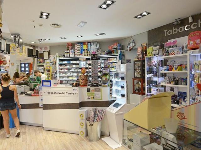 Locale Commerciale in affitto a Cattolica, Reggio Emilia