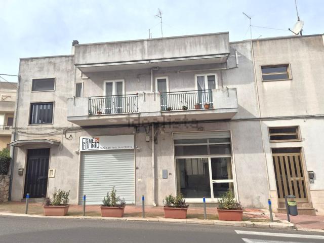 Locale Commerciale in affitto a Puglia, Bari