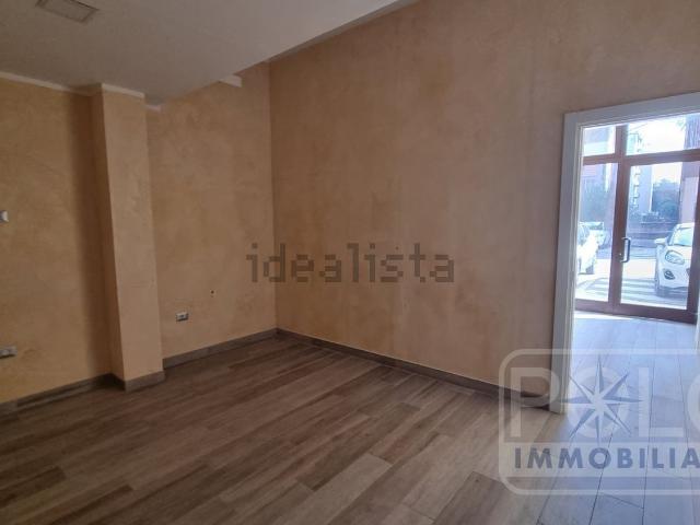 Locale Commerciale in affitto a Verona