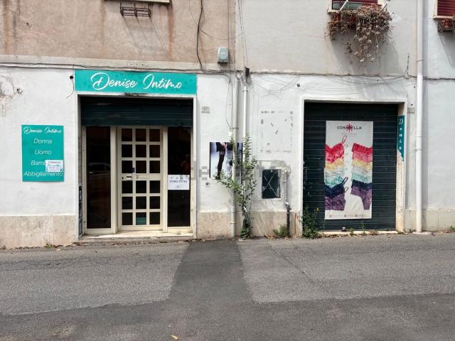Locale Commerciale in affitto a Guidonia Montecelio, Roma Capitale