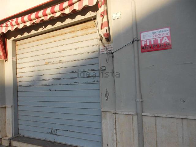 Locale Commerciale in affitto a Mondragone, Campania