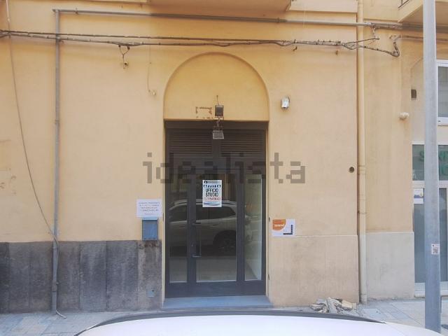 Locale Commerciale in affitto a IV Circoscrizione, Messina