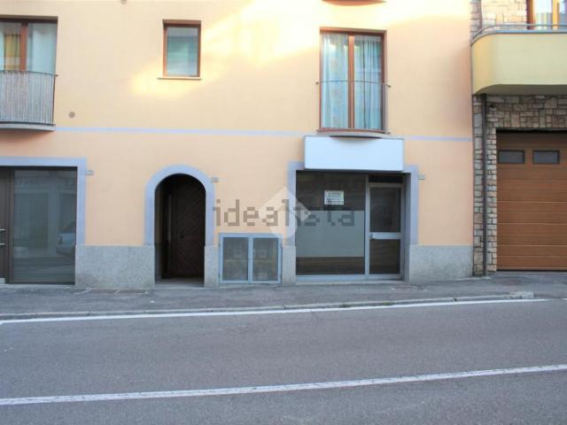Locale Commerciale in affitto a Comunità montana della valle Camonica, Darfo