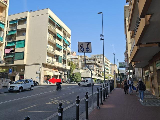 Locale Commerciale in affitto a Levante, Serra Riccò