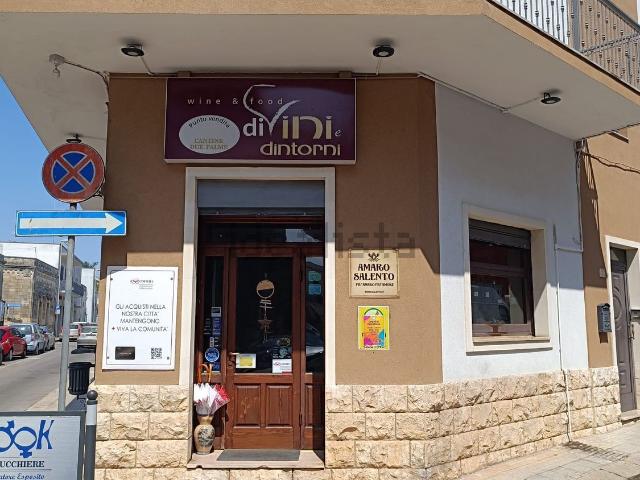 Locale Commerciale in affitto a Puglia, Lecce