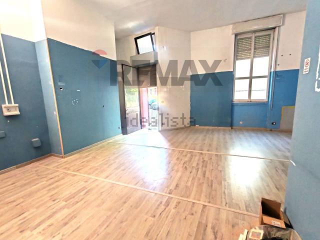 Locale Commerciale in affitto a Sant'Anna, Busto Arsizio