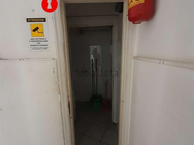 Locale Commerciale in affitto a Cancello Scalo, San Felice A Cancello