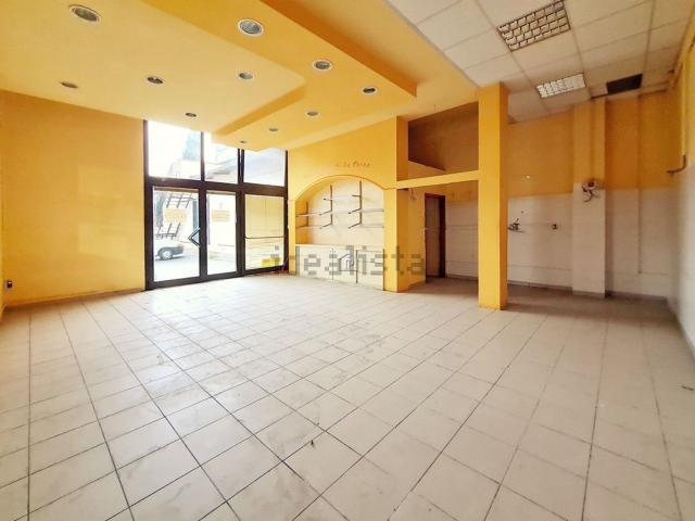 Locale Commerciale in affitto a Civitella in Val di Chiana, Pieve Al Toppo