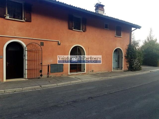 Locale Commerciale in affitto a Castello, Puegnago