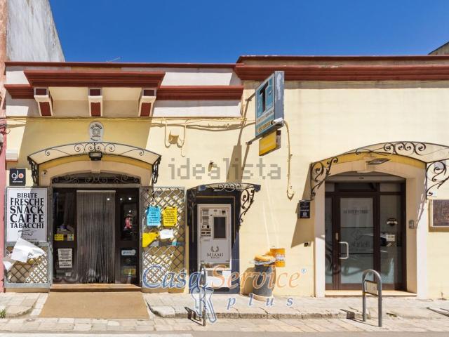 Locale Commerciale in affitto a Puglia, Lecce