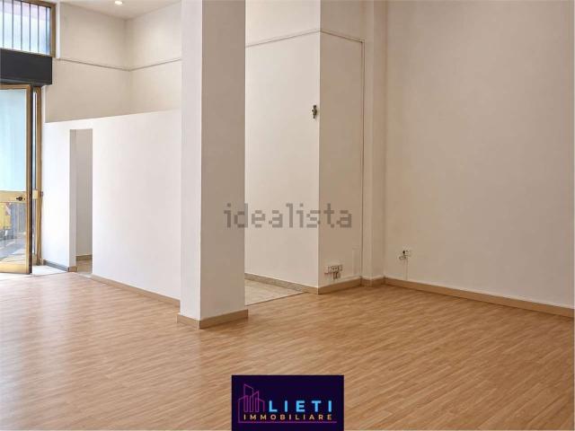 Locale Commerciale in affitto a Puglia, Taranto