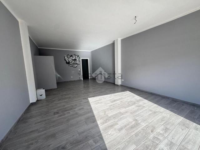 Locale Commerciale in affitto a Marano Di Napoli, Campania