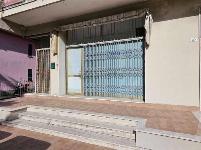 Locale Commerciale in affitto a Sestri Levante, Liguria