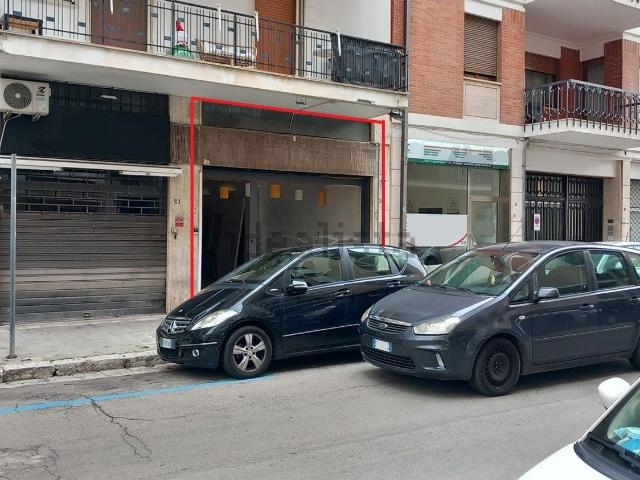 Locale Commerciale in affitto a Puglia, Lecce