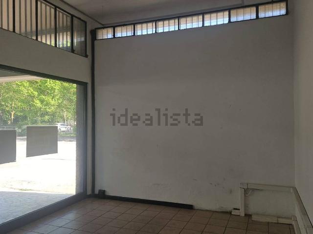 Locale Commerciale in affitto a Gulli, Ravenna