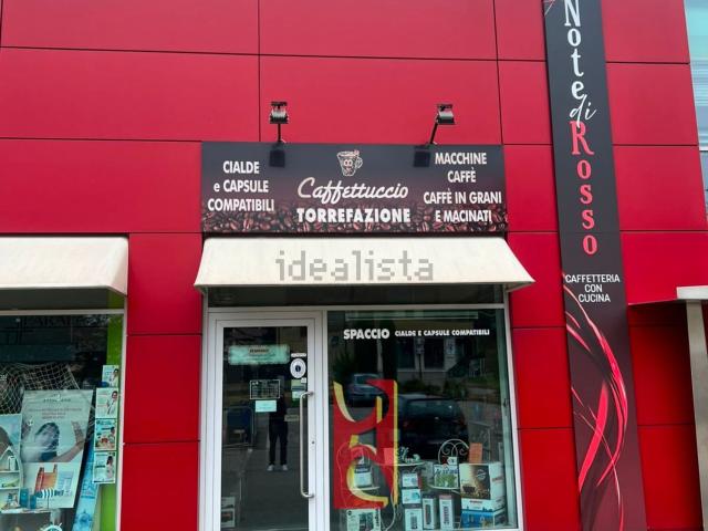 Locale Commerciale in affitto a Jerago Con Orago, Lombardia