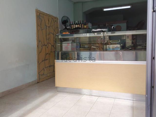 Locale Commerciale in affitto a Valverde, Sicilia