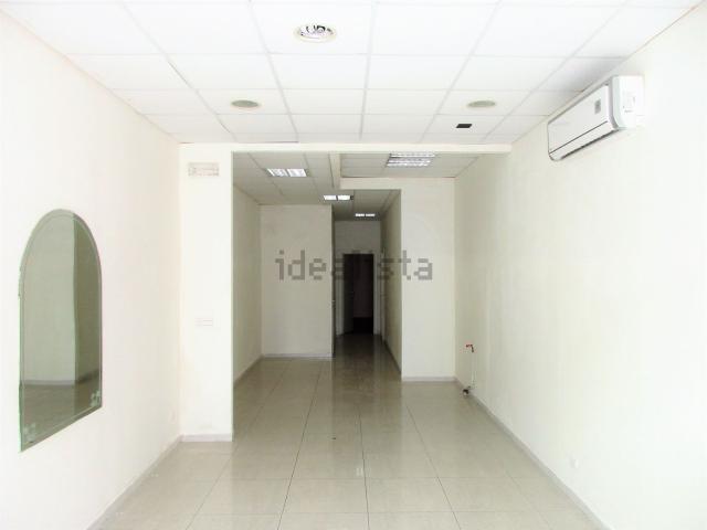 Locale Commerciale in affitto a Calabria, Vibo Valentia