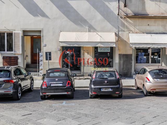 Locale Commerciale in affitto a Collecchio, Uzzano E Castello
