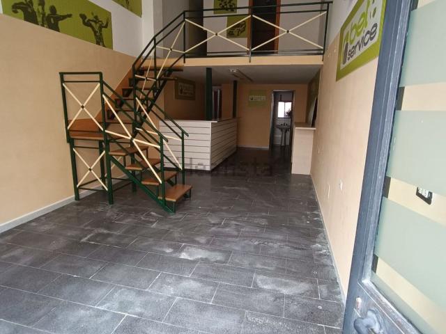 Locale Commerciale in affitto a Caltanissetta, Sicilia