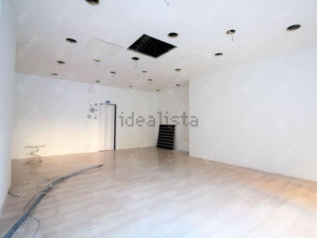 Locale Commerciale in affitto a San Lazzaro, Isernia