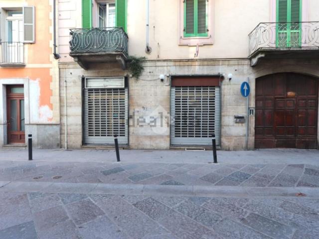 Locale Commerciale in affitto a Piemonte, Alessandria