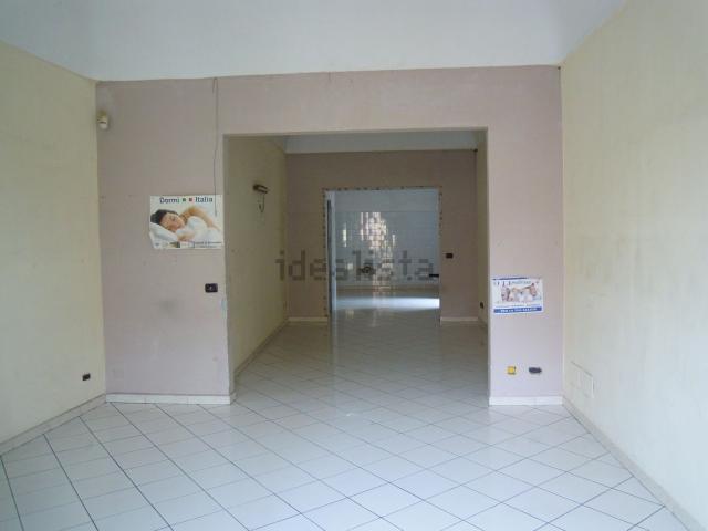 Locale Commerciale in affitto a Villaggio del Pino, Belpasso