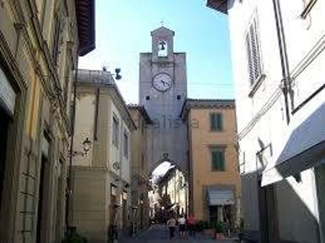 Locale Commerciale in affitto a Borgo San Lorenzo, Toscana