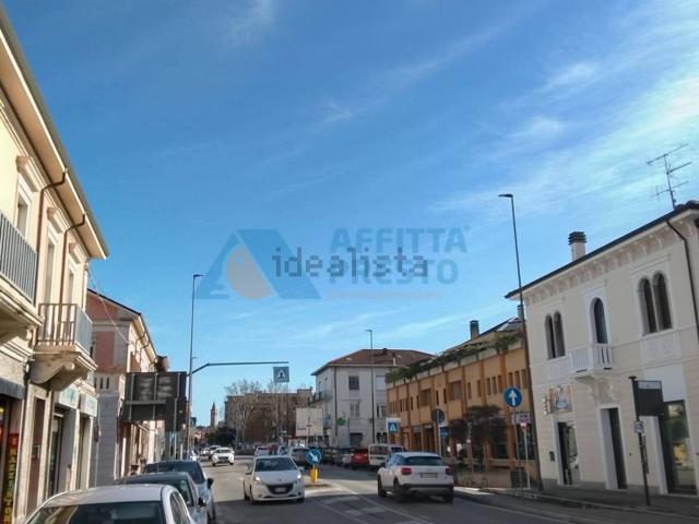 Locale Commerciale in affitto a Unione dei comuni Valle del Savio, Cesenà