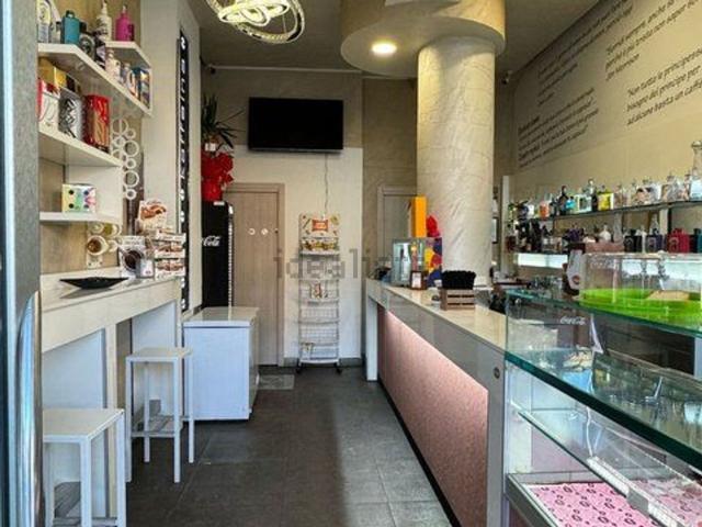 Locale Commerciale in affitto a Puglia, Lecce