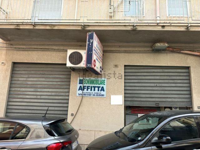 Locale Commerciale in affitto a Alcamo, Sicilia