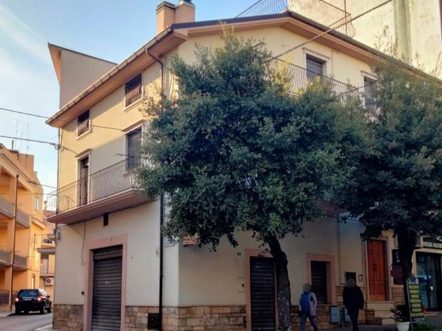 Locale Commerciale in affitto a Puglia, Foggia