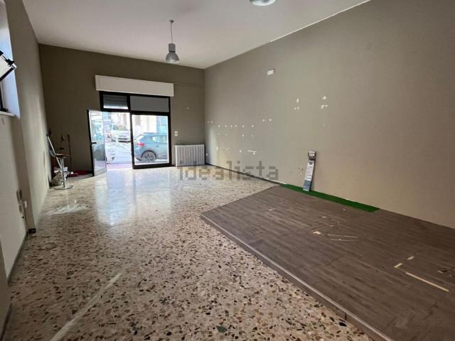 Locale Commerciale in affitto a Sant'Antonio, Lanciano